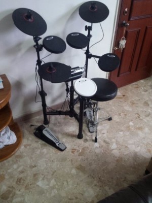Carlsbro CSD525 Electronic Drum Kit - please read details at the bottom - 1st Come 1st Served