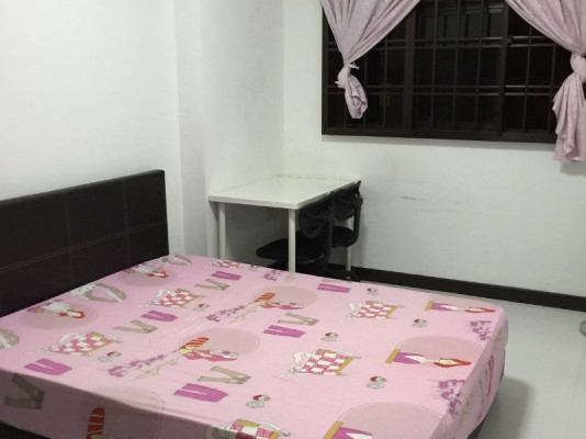 $700 Common room for rent JURONG * FULLY FURNISHED* PERSONAL BATHROOM* Lakeside MRT 1 bus stop