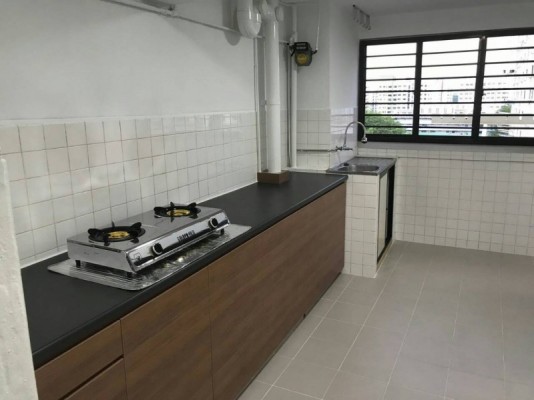 $1500 - New Reno! Partial Furnished! Only Fridge and Washing machine! 2 1 @ Blk 186 Boon Lay ( HDB W
